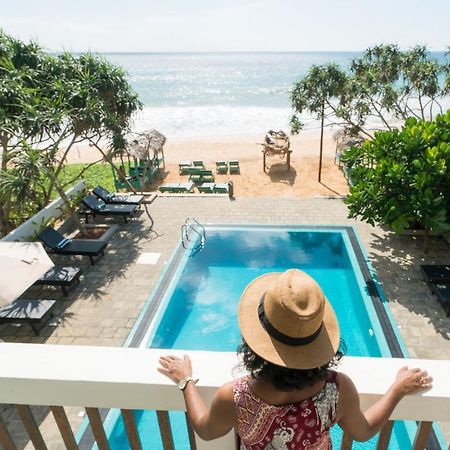 At Ease Beach Hotel Hikkaduwa Esterno foto