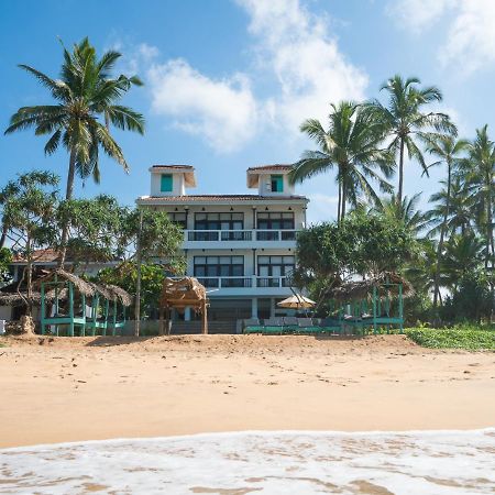 At Ease Beach Hotel Hikkaduwa Esterno foto