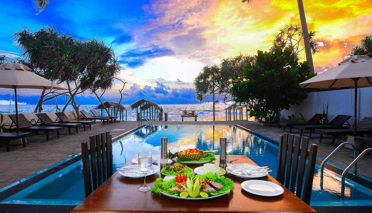 At Ease Beach Hotel Hikkaduwa Esterno foto
