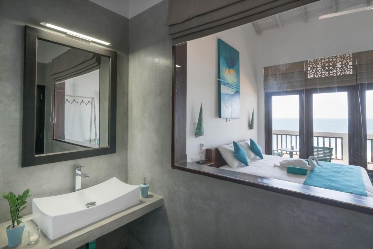 At Ease Beach Hotel Hikkaduwa Esterno foto
