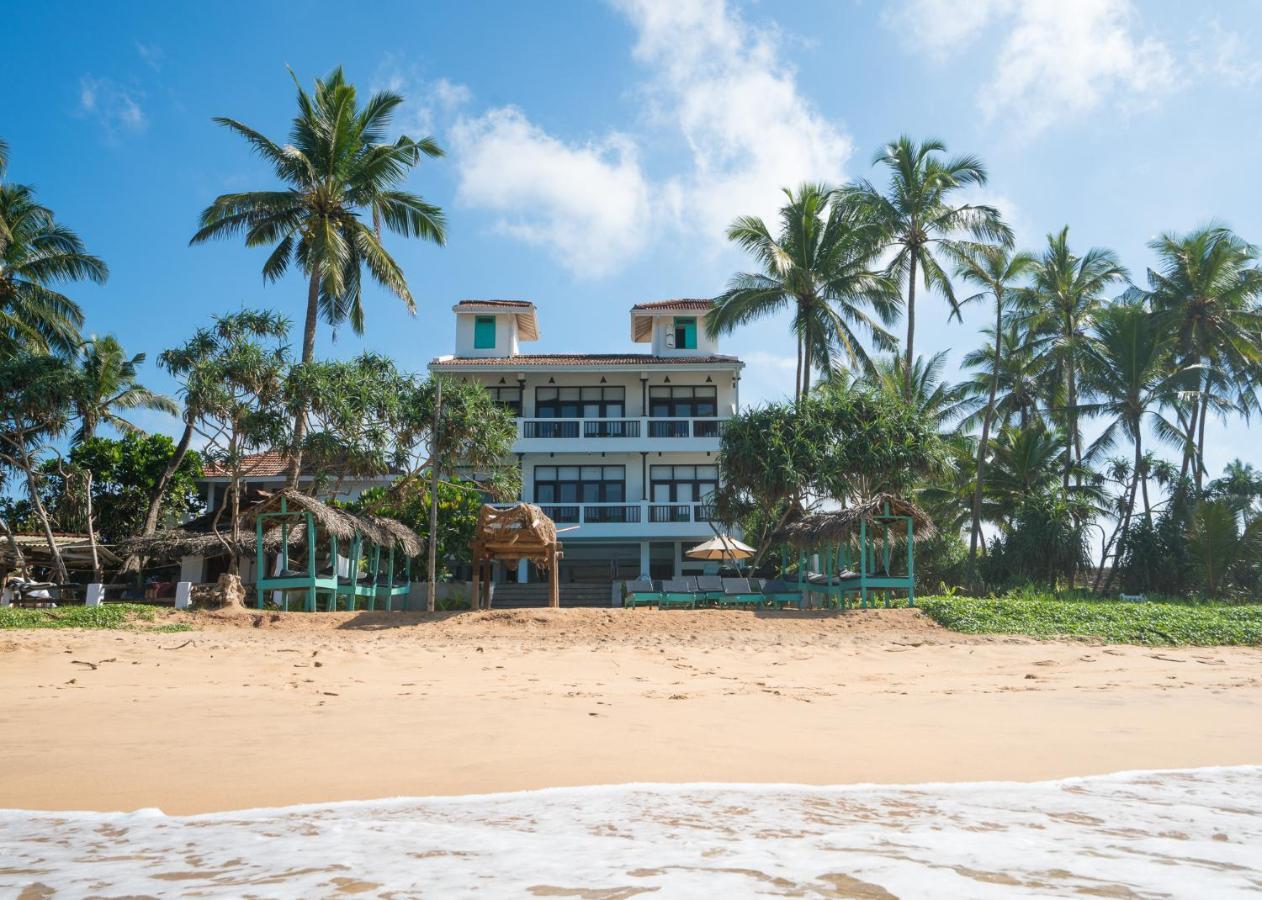At Ease Beach Hotel Hikkaduwa Esterno foto