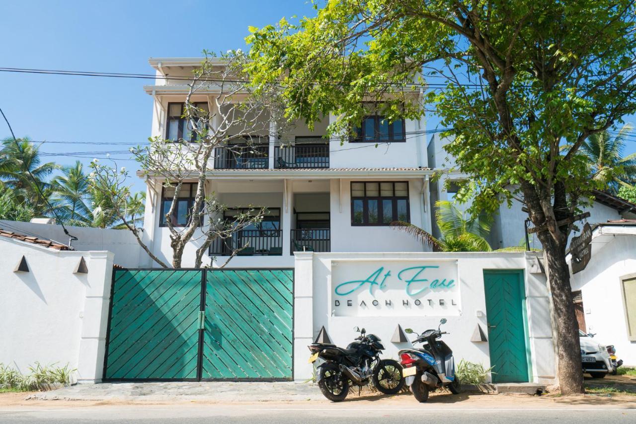 At Ease Beach Hotel Hikkaduwa Esterno foto
